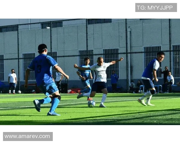 绿茵场巨星闪耀瞬间见证足球魅力与激情燃烧时刻